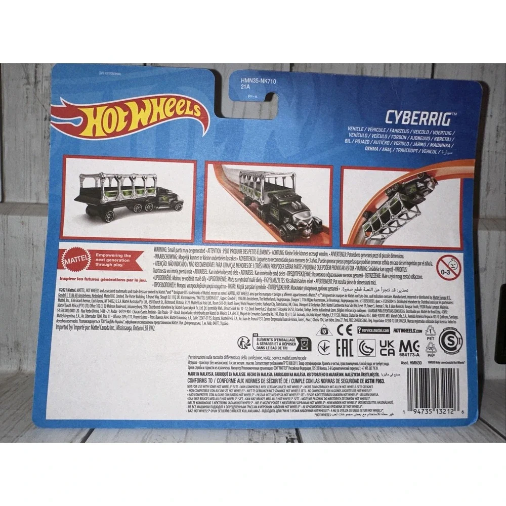 Hot Wheels Trackin' Trucks CYBERRIG Die-Cast‎ Car